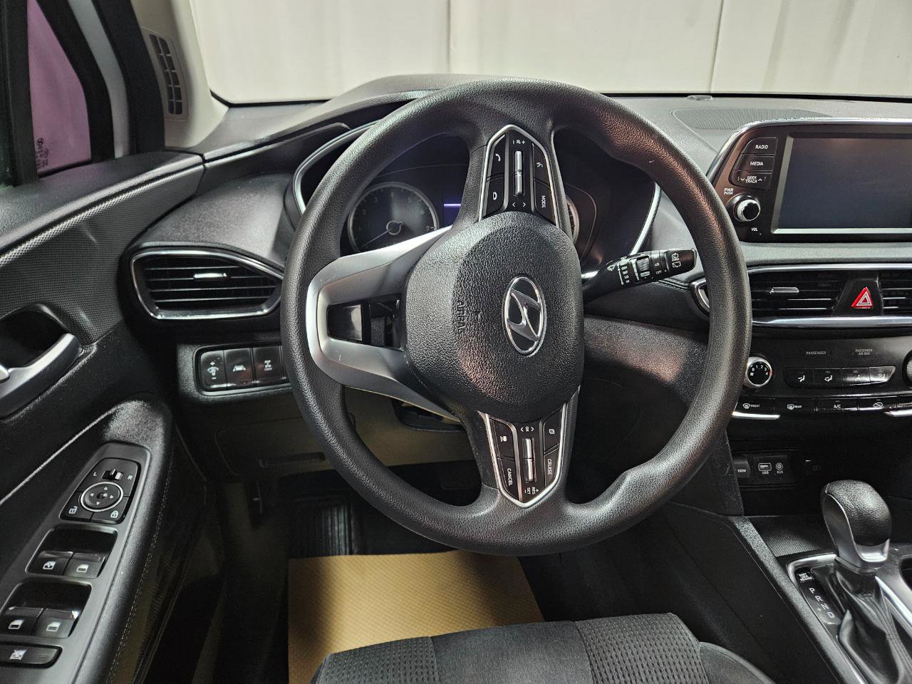 Used 2020 Hyundai Santa Fe SE w/ Cargo Package AWD/4WD image 22