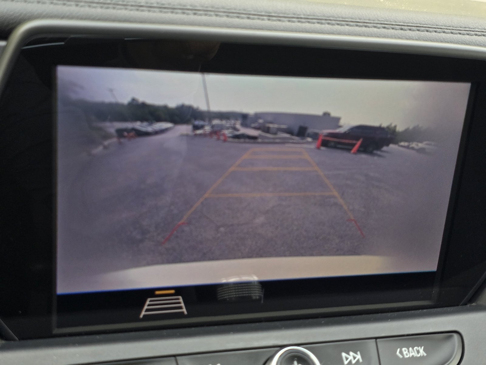 Used 2020 Chevrolet Blazer LT FWD image 17