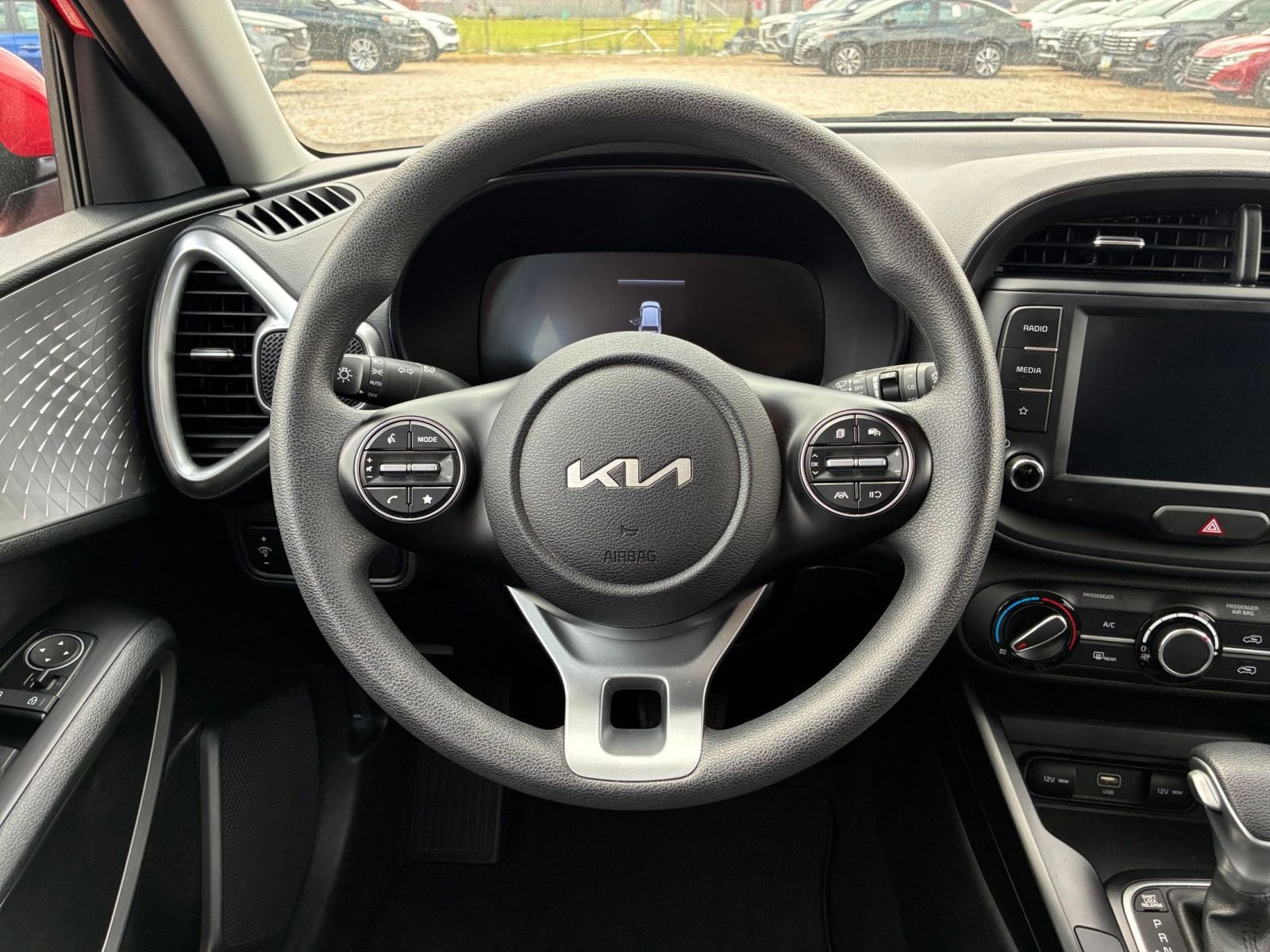 Used 2025 Kia Soul LX w/ LX Technology Package image 21