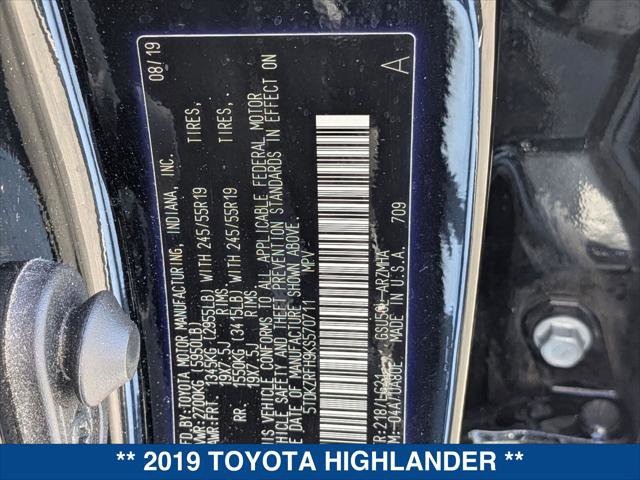 Used 2019 Toyota Highlander SE w/ Carpet Mat Package (TMS) image 24
