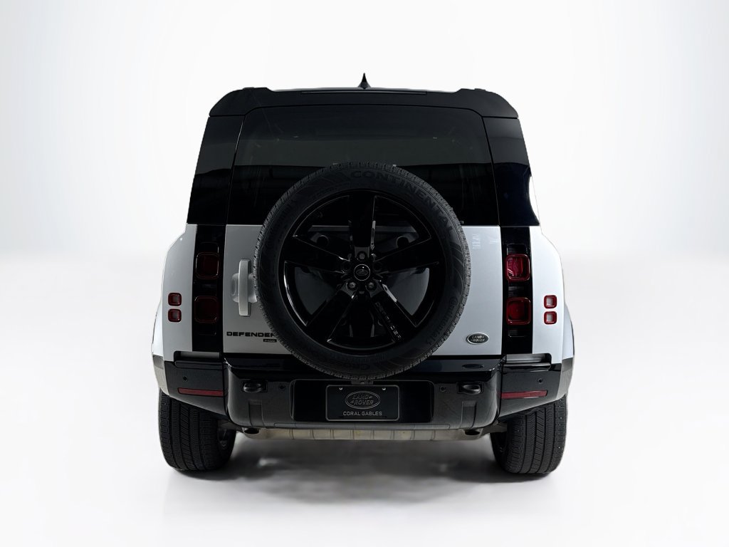 Used 2022 Land Rover Defender 110 X-Dynamic HSE AWD/4WD image 4