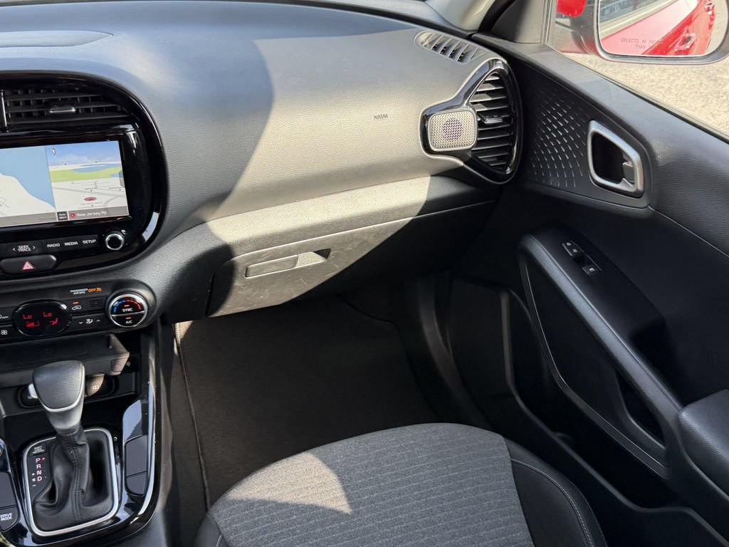 Certified 2022 Kia Soul S FWD image 15
