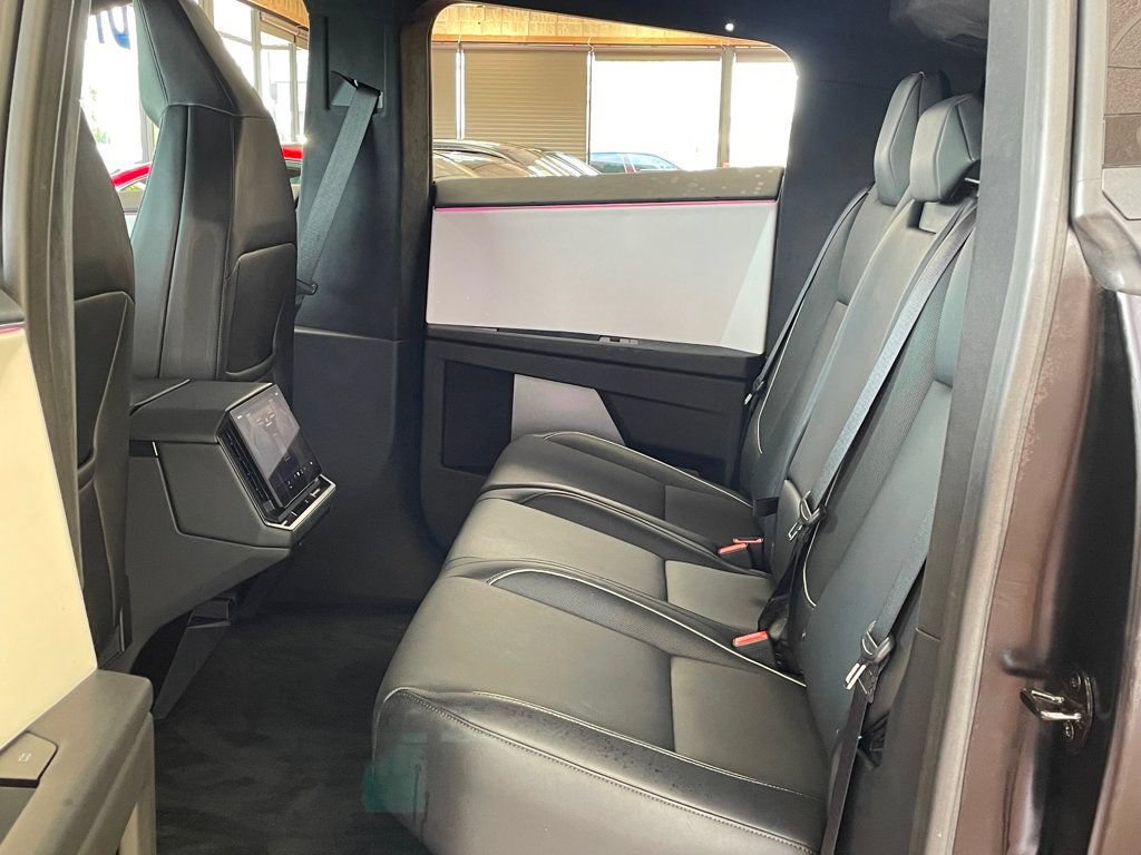 Used 2024 Tesla Cybertruck AWD Crew Cab image 16