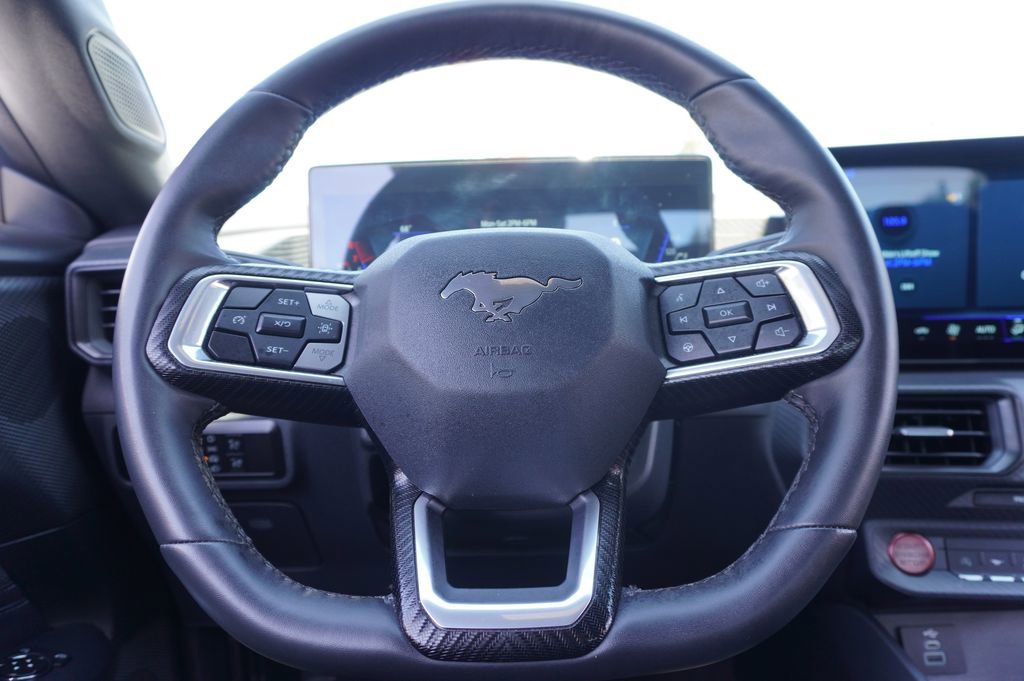 Used 2025 Ford Mustang Convertible RWD image 21