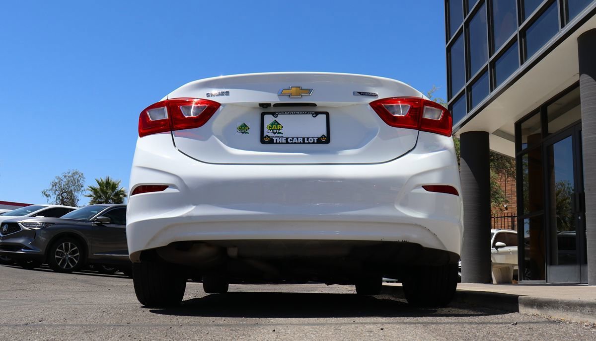 Used 2016 Chevrolet Cruze Premier FWD image 12