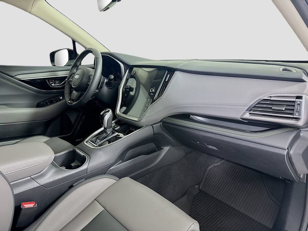 Used 2025 Subaru Outback Onyx Edition AWD/4WD image 29