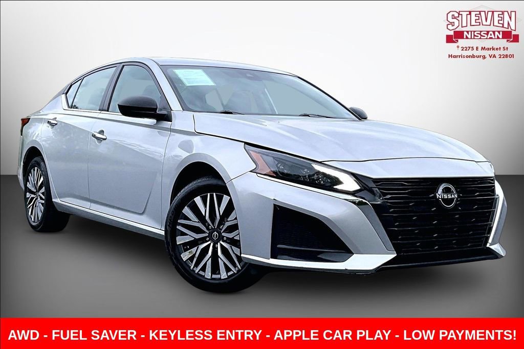 Used 2024 Nissan Altima 2.5 SV