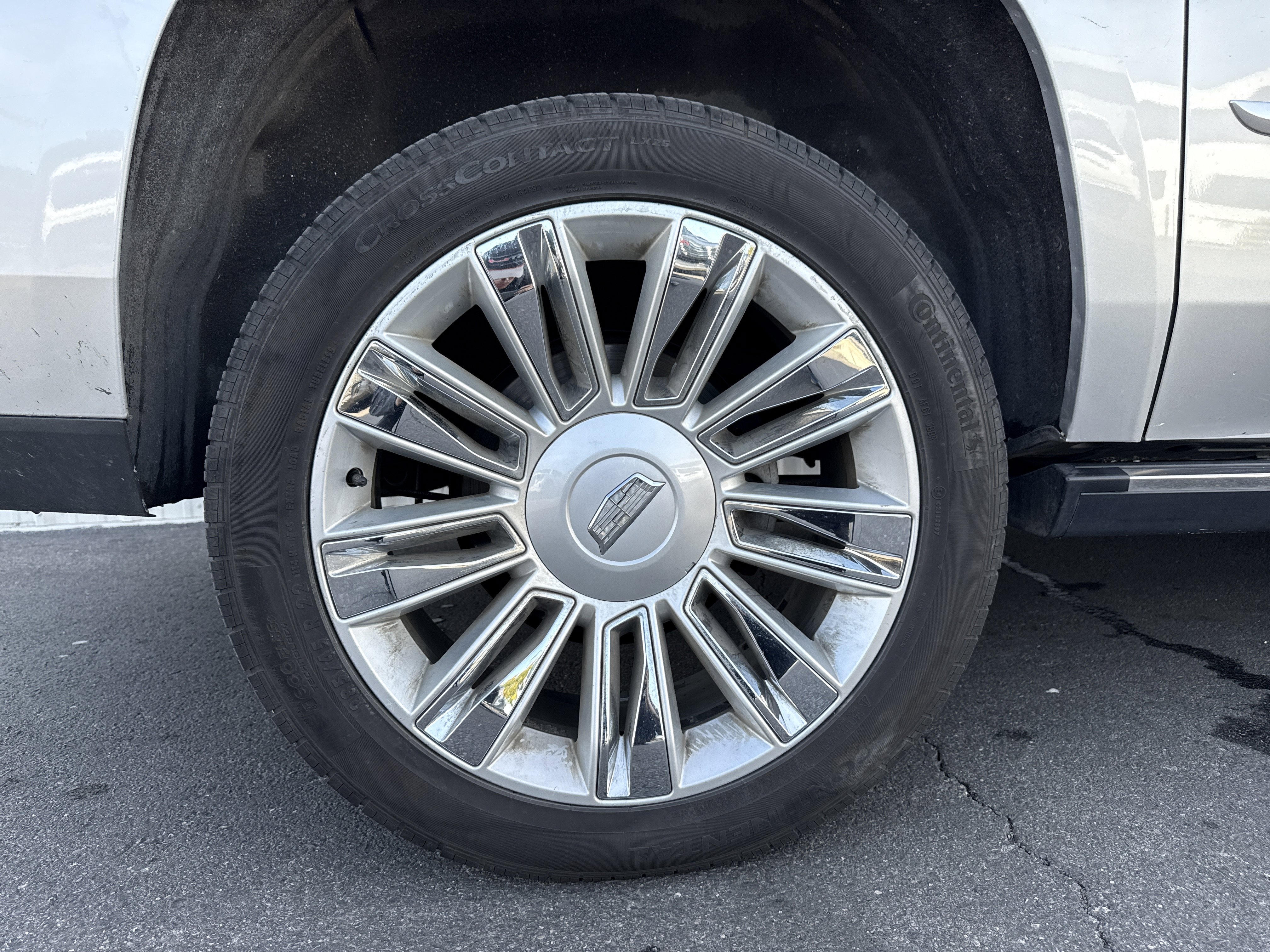 Used 2019 Cadillac Escalade ESV Platinum image 45