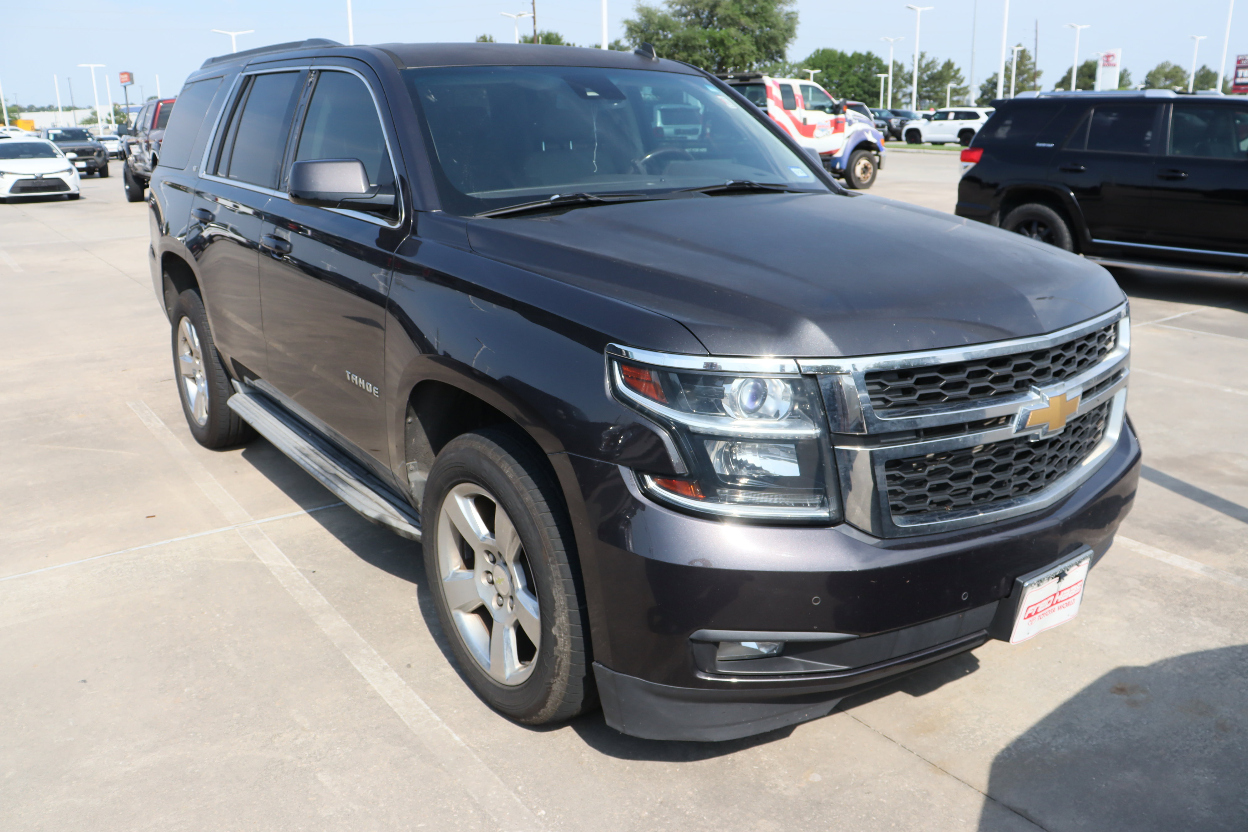 Used 2015 Chevrolet Tahoe LT w/ Luxury Package RWD image 2