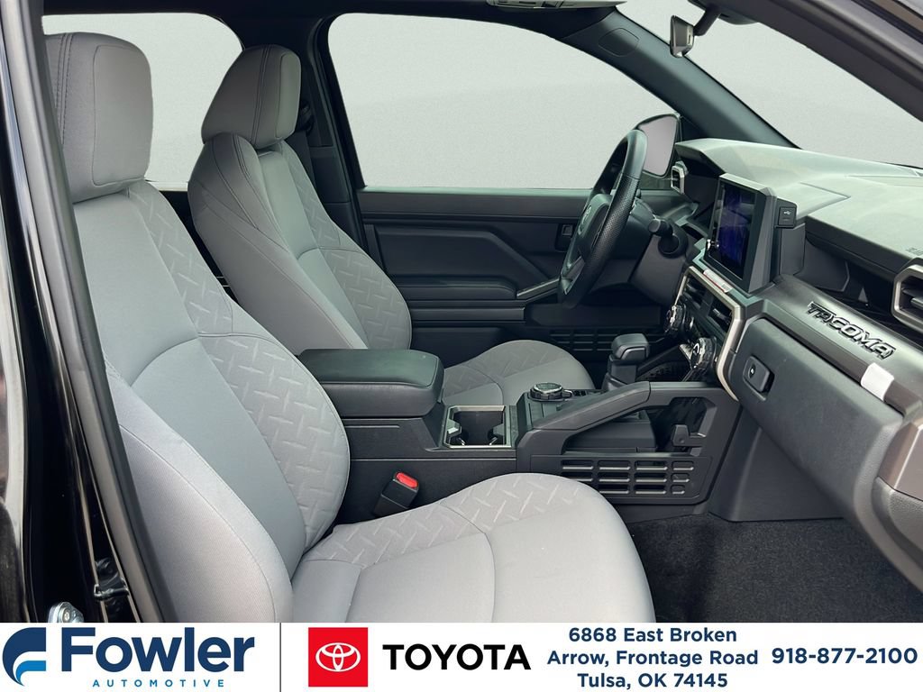 Certified 2025 Toyota Tacoma SR5 AWD/4WD image 19