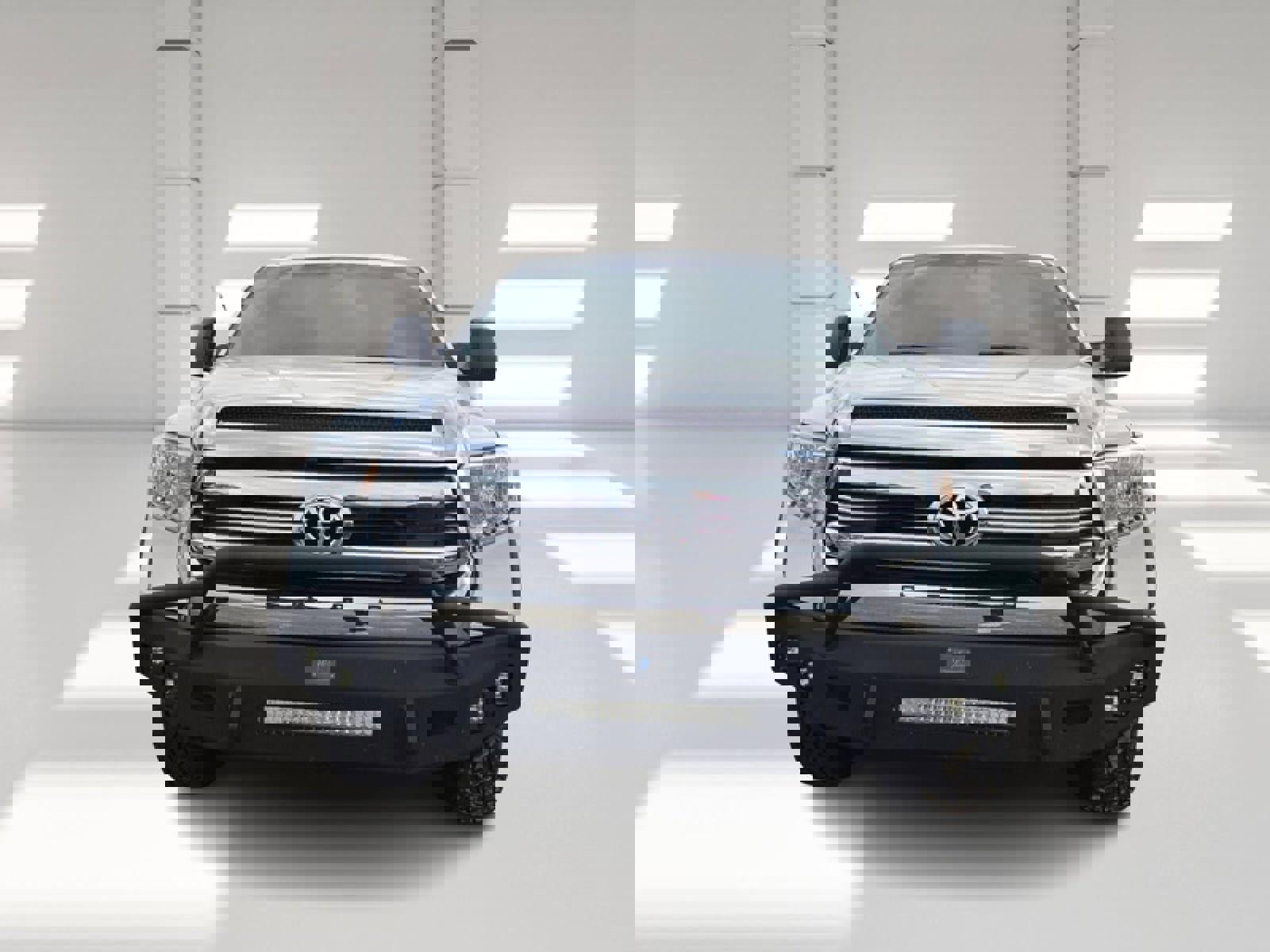 Used 2017 Toyota Tundra SR5 w/ SR5 Upgrade Package image 2