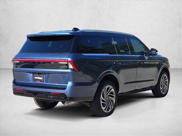 New 2027 Lincoln Navigator Reserve AWD/4WD image 2