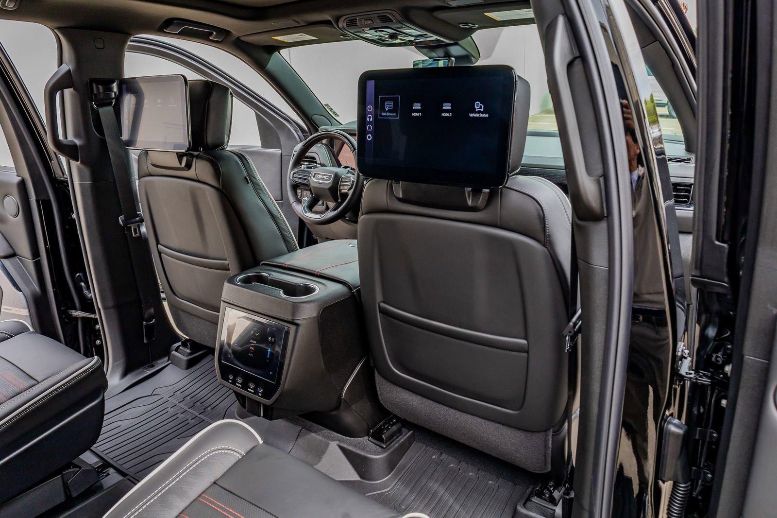 Used 2026 GMC Yukon AT4 Ultimate w/ LPO, Floor Liner Package image 32