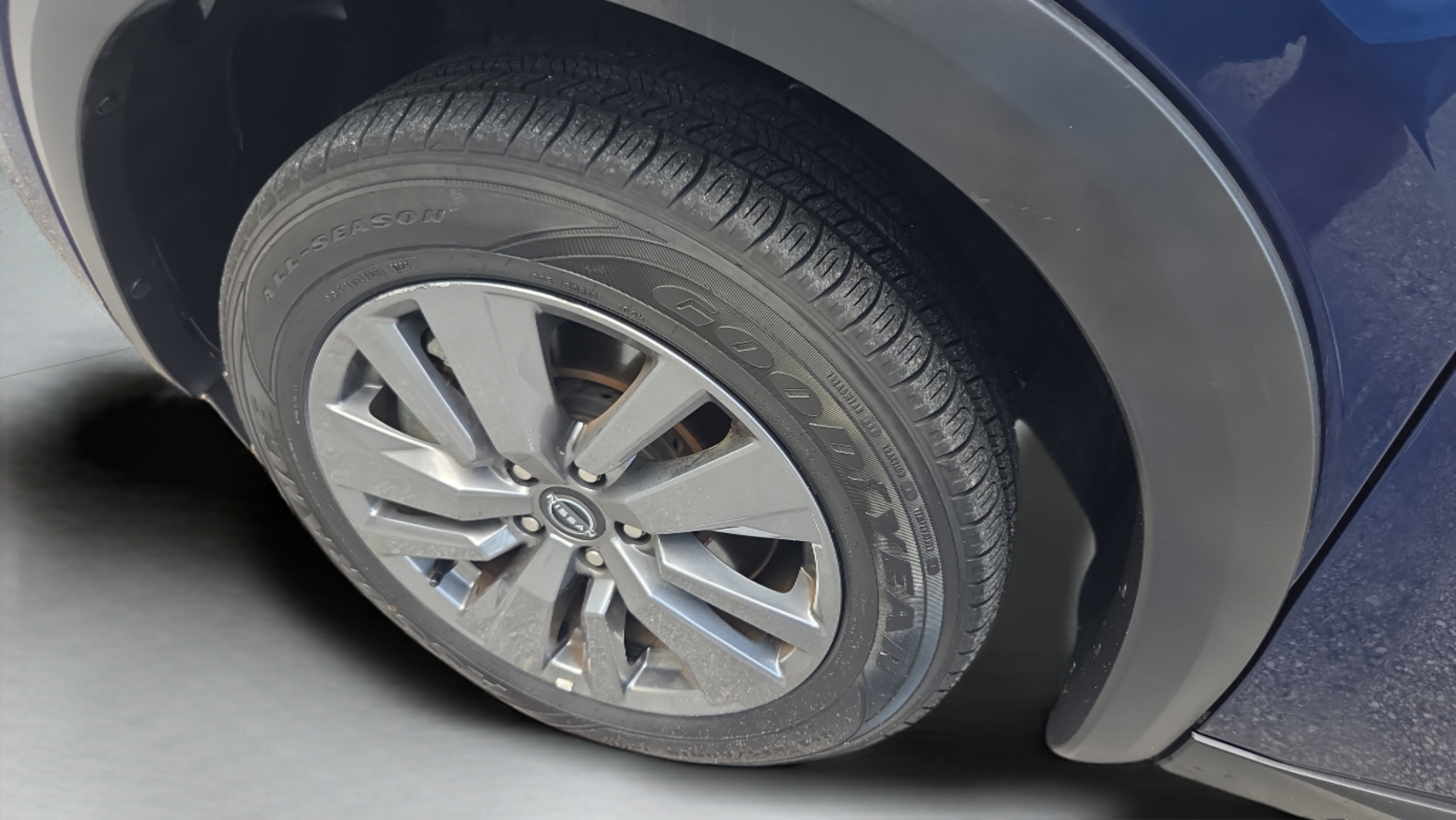 Used 2025 Nissan Pathfinder SV FWD image 29