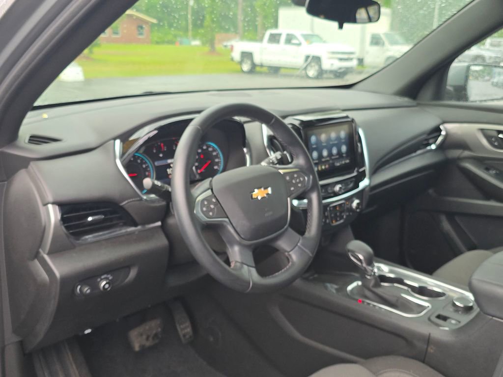 Certified 2023 Chevrolet Traverse LT FWD image 13