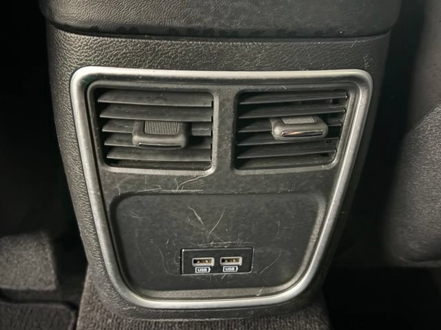 Used 2022 Chrysler 300 Touring L RWD image 11