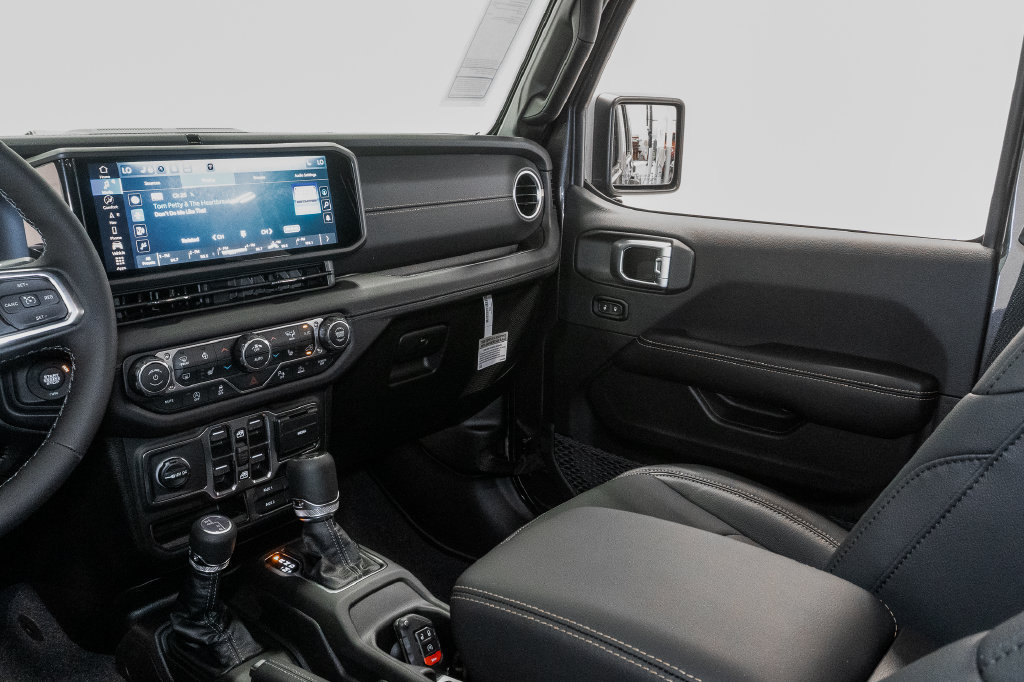 New 2027 Jeep Wrangler Unlimited Sahara AWD/4WD image 11