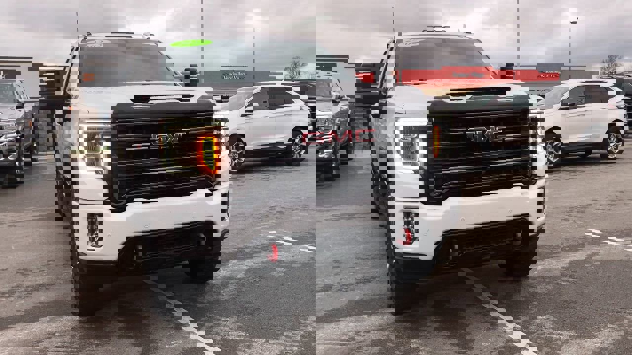 Used 2022 GMC Sierra 3500 AT4 w/ AT4 Preferred Package image 3