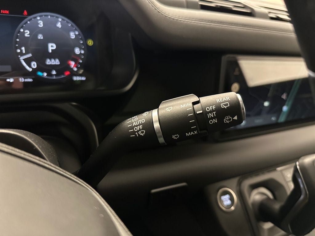 Used 2024 Land Rover Defender 90 X-Dynamic SE AWD/4WD image 20