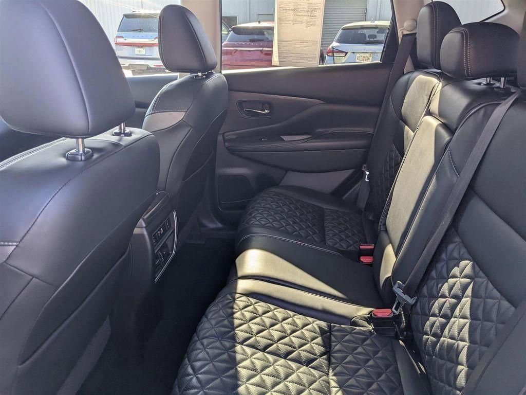 Used 2020 Nissan Murano Platinum w/ Cargo Package image 13