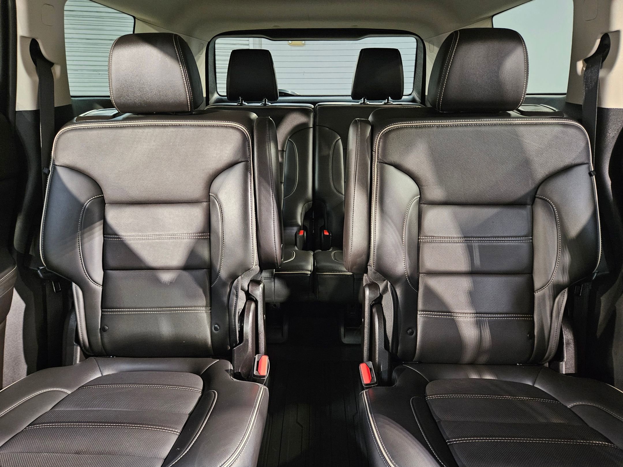 Used 2022 GMC Acadia Denali image 13