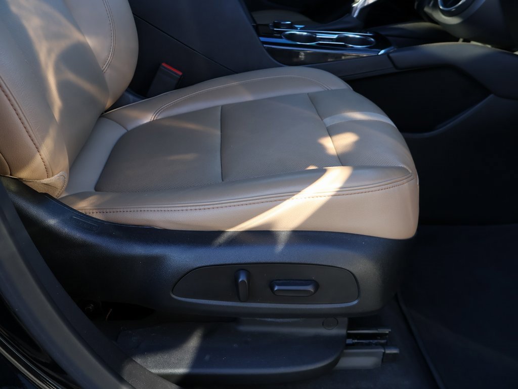 Used 2020 Chevrolet Blazer Premier w/ LPO, Black Grille Bar Package image 10