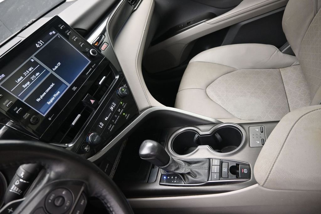 Used 2021 Toyota Camry XSE FWD image 18
