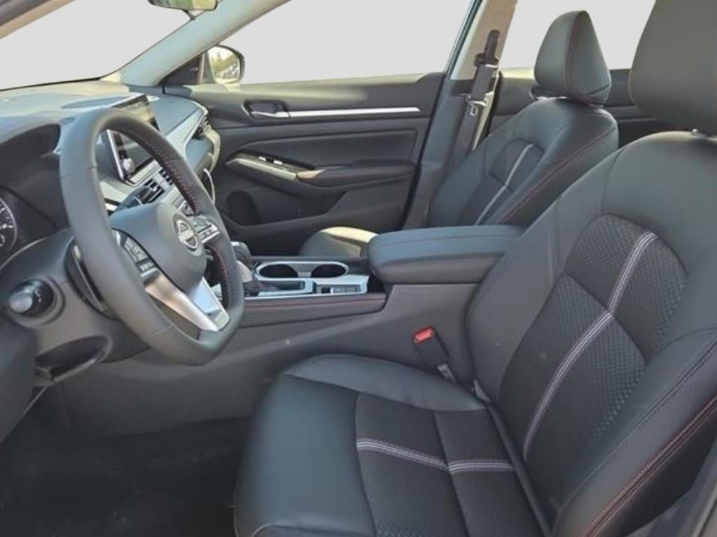 New 2025 Nissan Altima 2.5 SR image 7