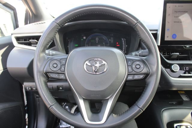Used 2025 Toyota Corolla SE w/ SE Premium Package image 16