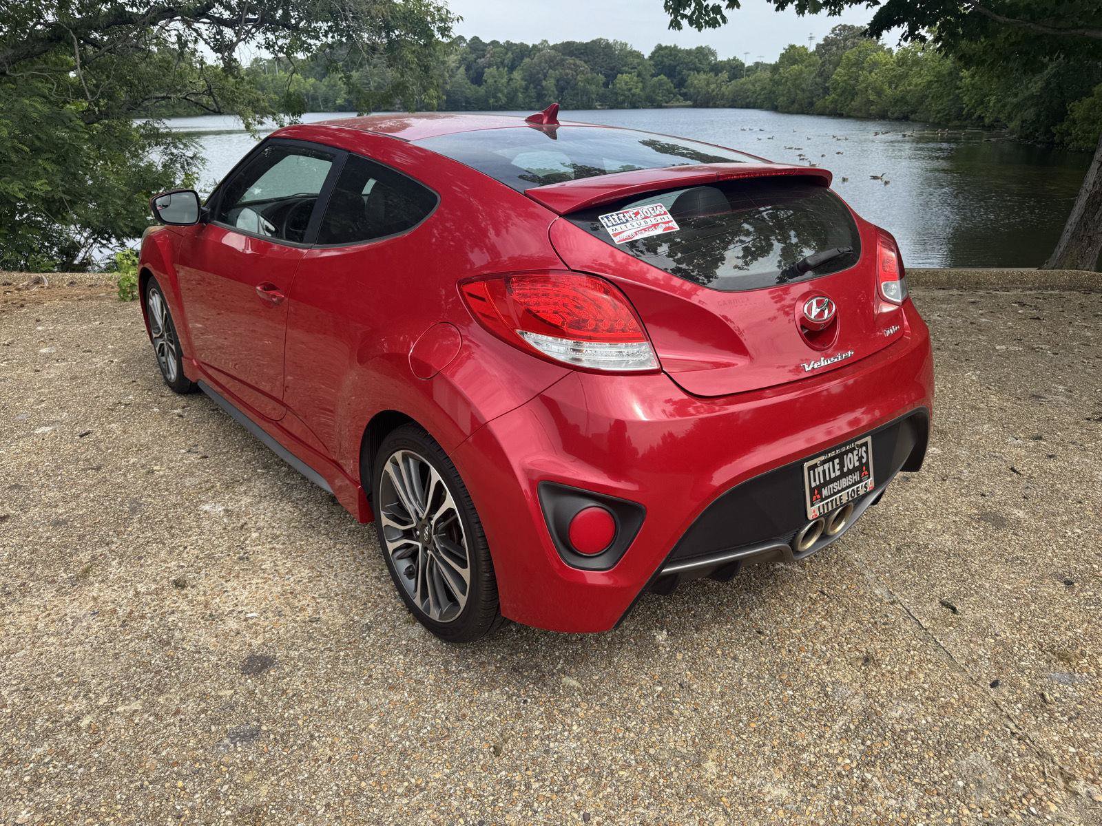 Used 2016 Hyundai Veloster Turbo FWD image 9