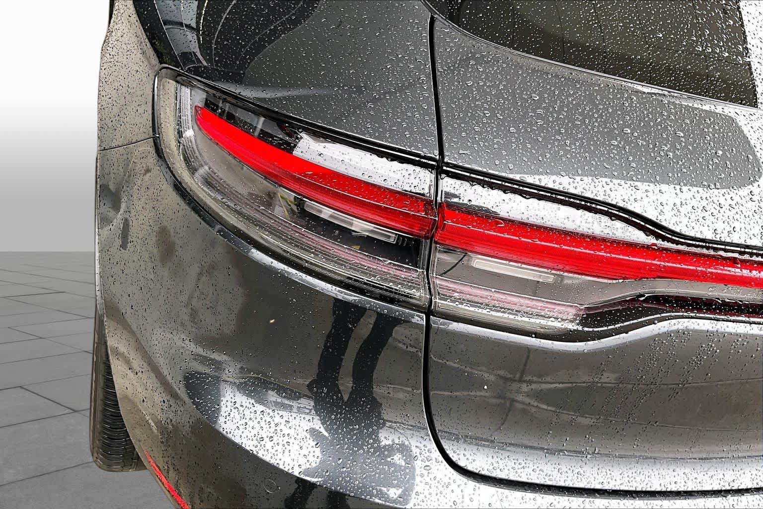Used 2019 Porsche Macan AWD/4WD image 25