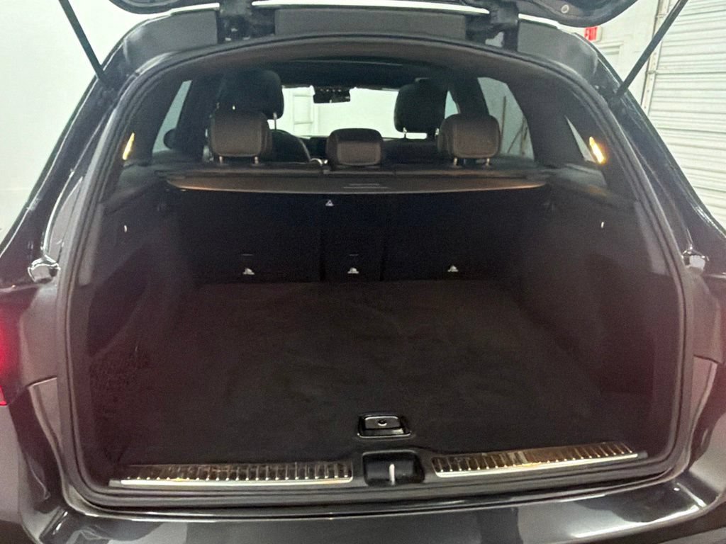 Used 2022 Mercedes-Benz GLC 300 image 27
