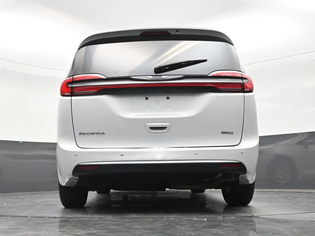 Used 2022 Chrysler Pacifica Touring-L FWD image 23