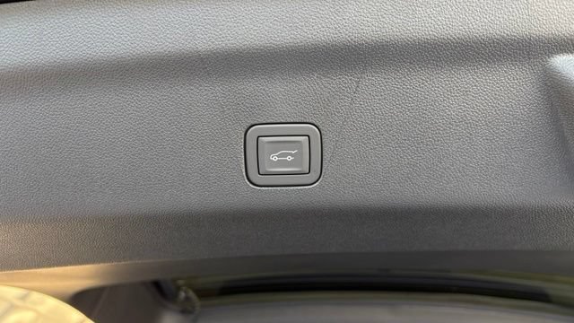 New 2026 Chevrolet Suburban High Country AWD/4WD image 6