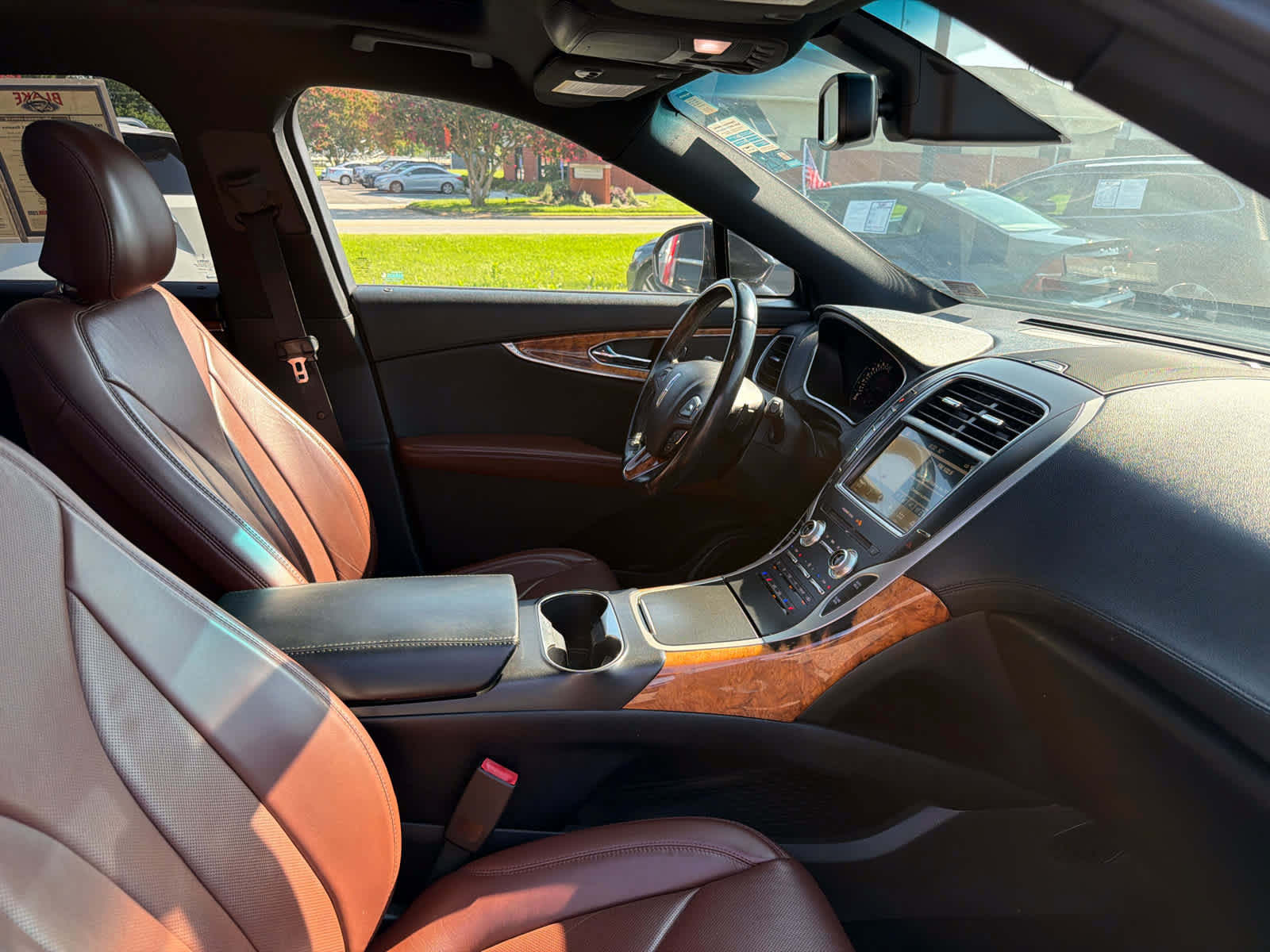 Used 2017 Lincoln MKX Reserve w/ Driver Assistance Package AWD/4WD image 9