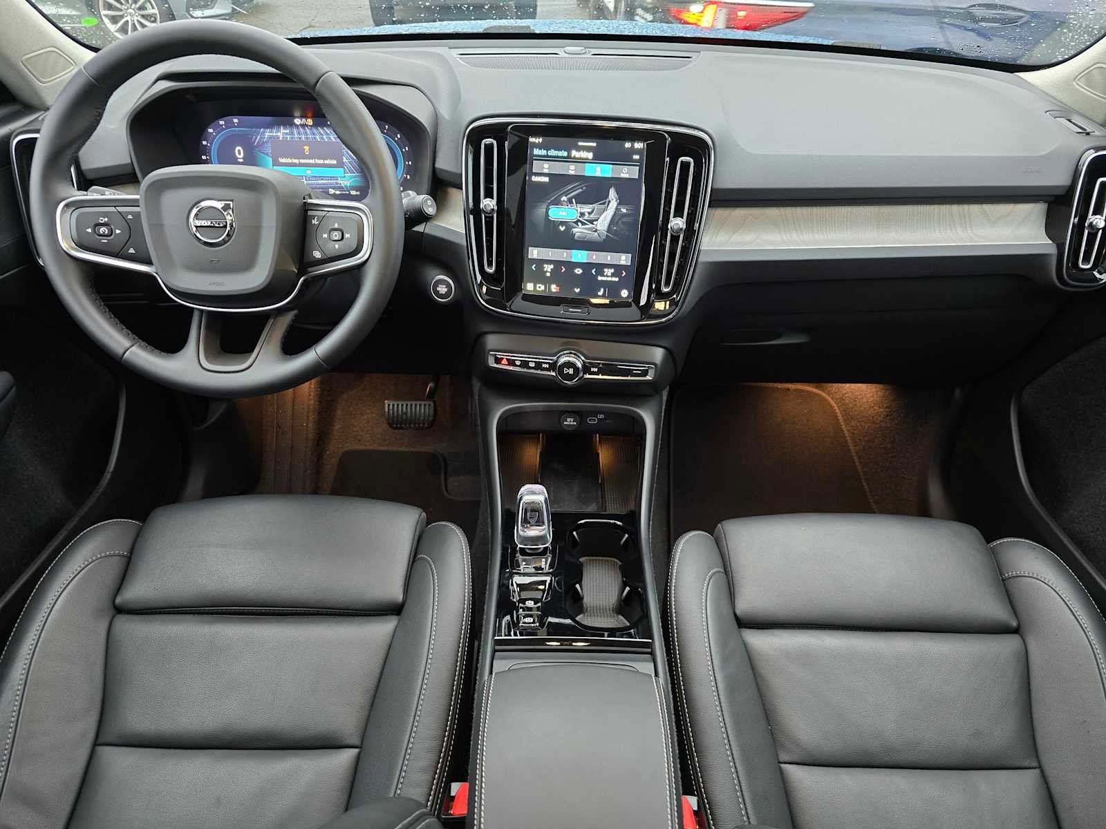 Certified 2025 Volvo XC40 B5 Plus image 18