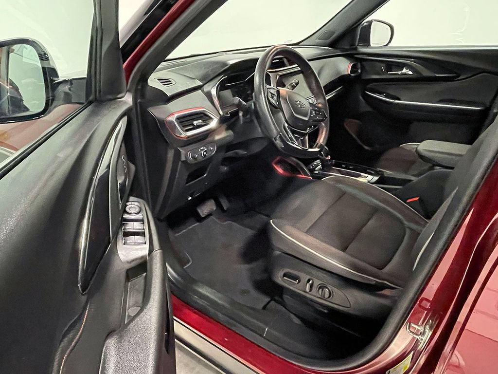 Used 2023 Chevrolet TrailBlazer RS w/ Convenience Package FWD image 19