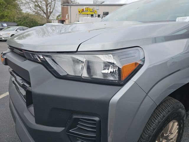 Used 2024 Chevrolet Colorado W/T image 32