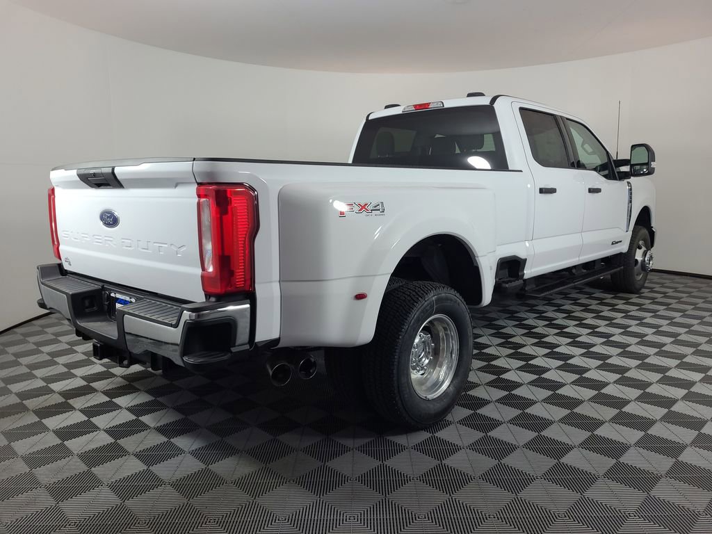 New 2026 Ford F350 XLT image 3