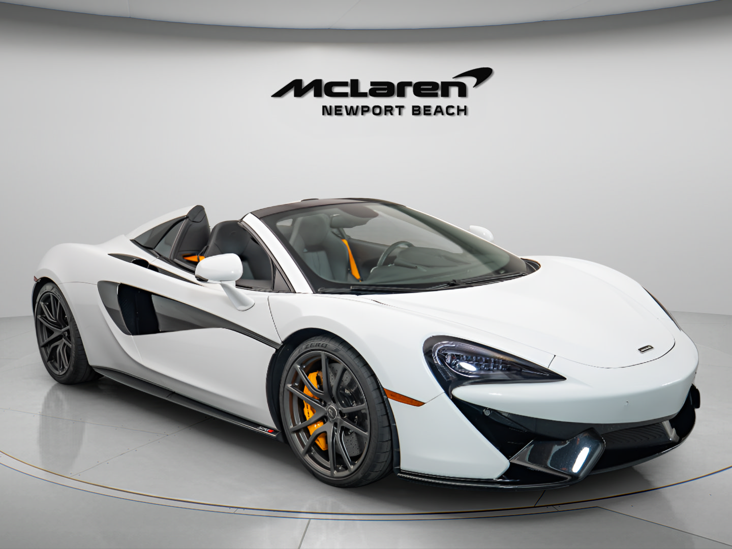 Used 2019 McLaren 570S Spider RWD image 1
