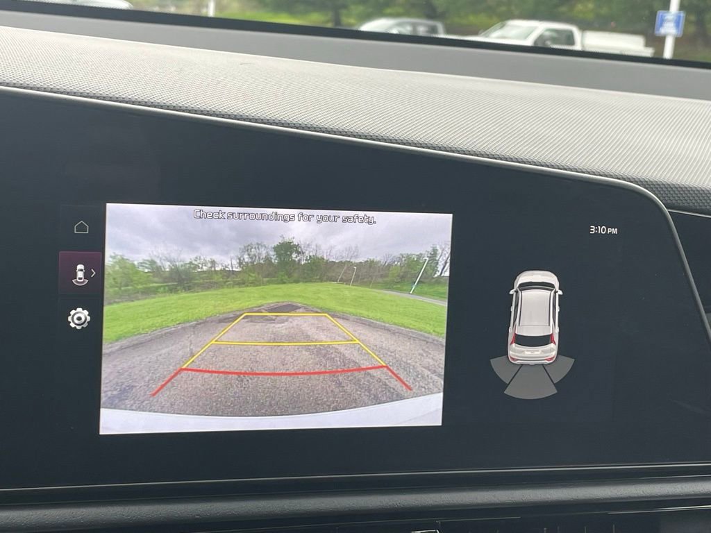 Certified 2024 Kia Niro EX Touring FWD image 39