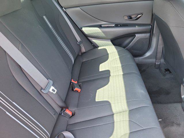 New 2025 Hyundai Elantra SEL FWD image 18