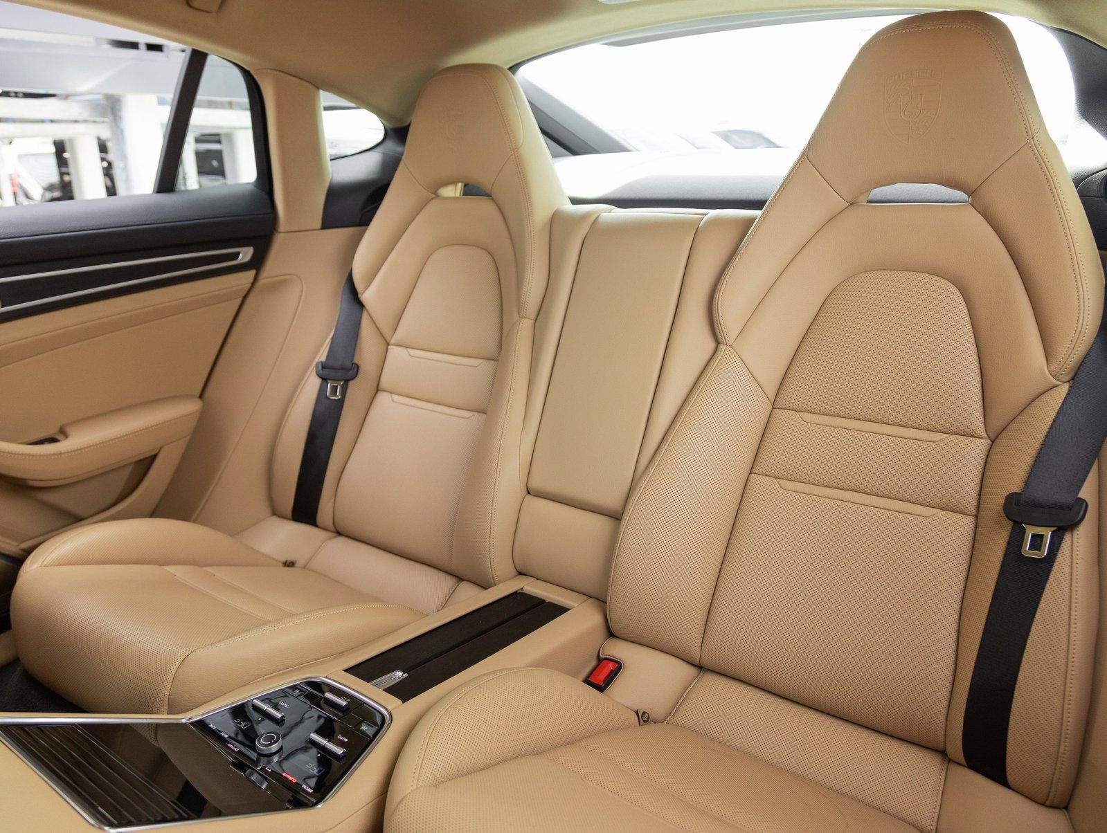 Certified 2023 Porsche Panamera 4 Platinum Edition image 29