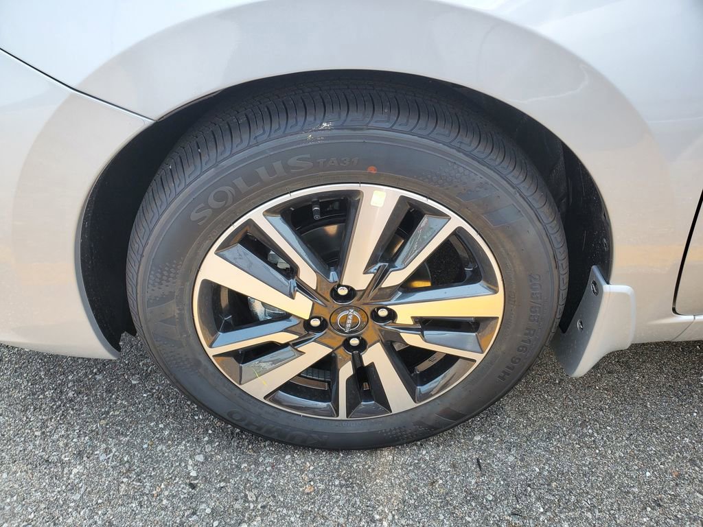 New 2025 Nissan Versa SV w/ Trunk Package image 29