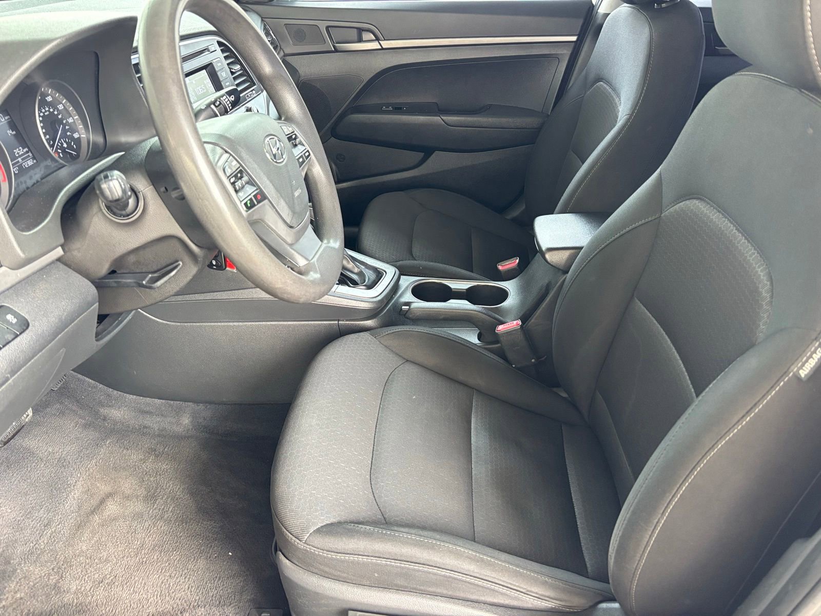 Used 2018 Hyundai Elantra SE FWD image 17