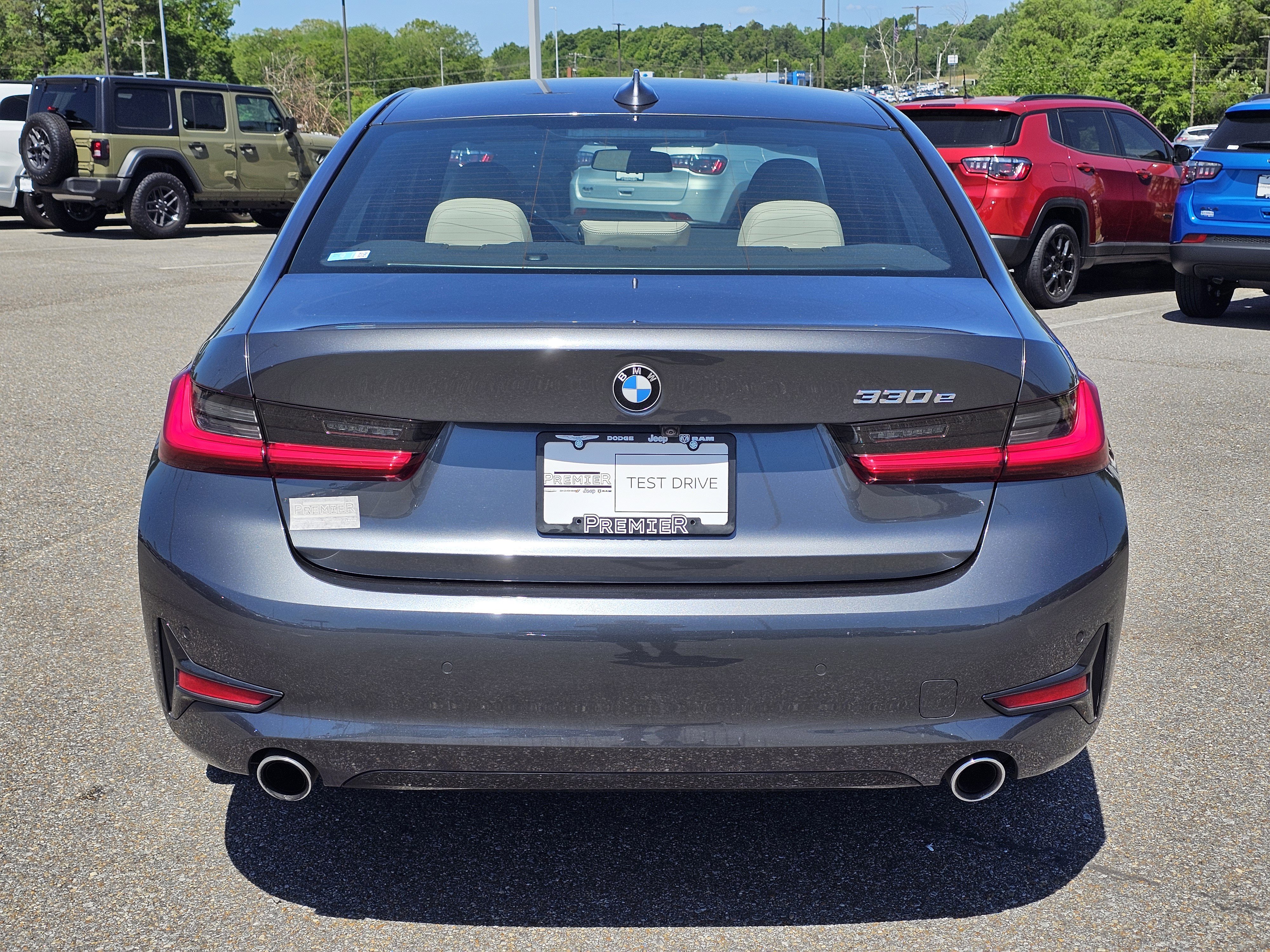 Used 2021 BMW 330e w/ Convenience Package image 10