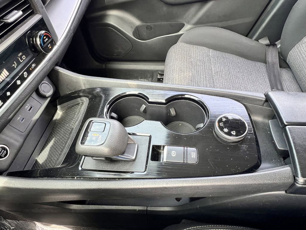 Used 2023 Nissan Rogue SV AWD/4WD image 23