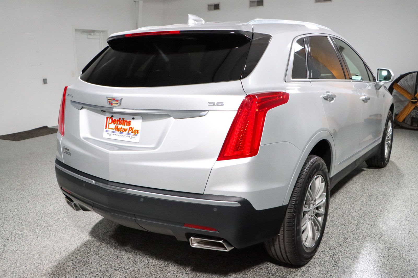 Used 2018 Cadillac XT5 Luxury w/ Driver Awareness Package image 7