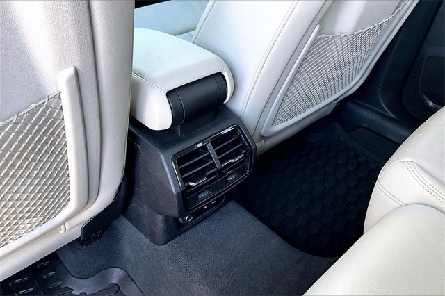 Used 2024 Audi Q3 2.0T Premium Plus w/ Premium Plus Package image 25