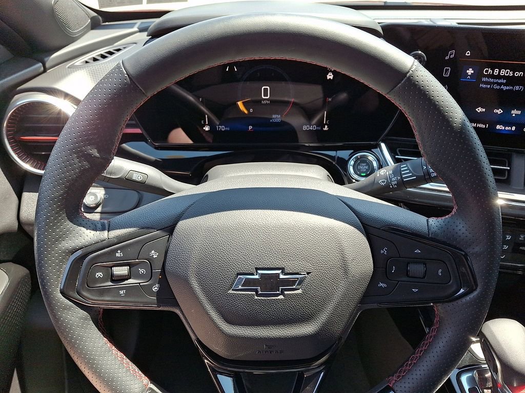 Used 2025 Chevrolet Trax RS w/ Sunroof Package FWD image 19